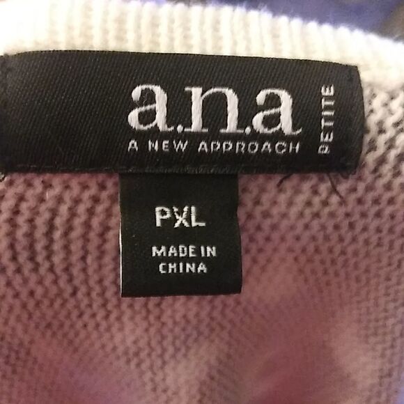 - A.n.a. gray animal print petite XL sweater - Picture 4 of 10
